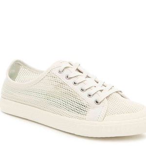 Tournament net sneakers